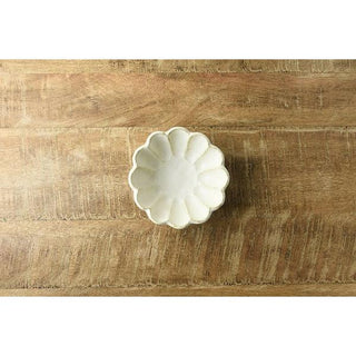 Kaneko Kohyo - Side Dish Bowl - White - Rinka Series showcasing scalloped edges in handcrafted Japanese Mino Ware porcelain