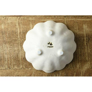 Kaneko Kohyo - Side Dish Bowl - White - Rinka Series showing textured base with three feet handcrafted Japanese Mino Ware