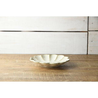 Kaneko Kohyo - Main Plate - White - Rinka Series with scalloped edge and handcrafted porcelain texture