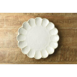 Kaneko Kohyo - Main Plate - White - Rinka Series featuring scalloped edges in handcrafted Japanese Mino Ware porcelain