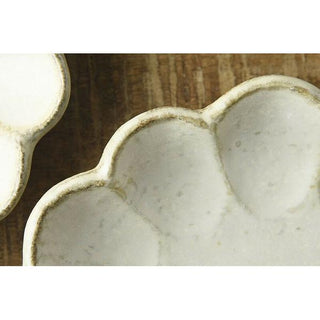 Kaneko Kohyo - Main Plate - White - Rinka Series handcrafted Japanese Mino Ware porcelain plate close-up with textured edge