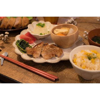 Kaneko Kohyo - Rice Bowl - White - Rinka Series - Handcrafted Japanese Mino Ware porcelain bowl with steamed rice and corn