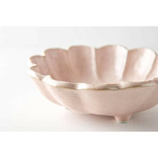 Kaneko Kohyo - Donburi Bowl - Pink - Rinka Series handcrafted Japanese Mino Ware with scalloped edge design