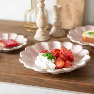 Kaneko Kohyo - Main Plate - Pink - Rinka Series - Handcrafted Japanese Mino Ware with strawberries and cream