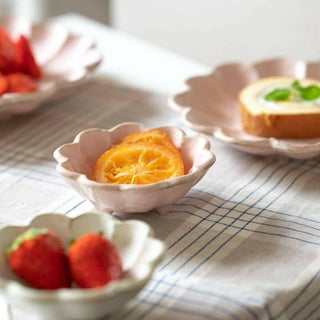 Kaneko Kohyo - Donburi Bowl - Pink - Rinka Series - Handcrafted Japanese Mino Ware with flower-shaped edges and smooth porcelain finish