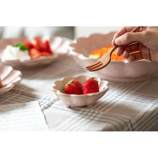 Kaneko Kohyo - Donburi Bowl - Pink - Rinka Series - Handcrafted Japanese Mino Ware holding strawberries with wood fork