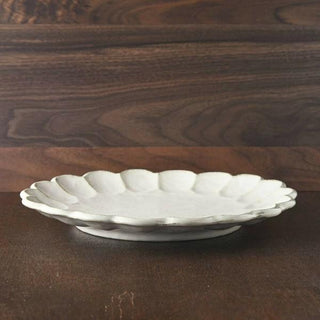 Kaneko Kohyo - Main Plate - White - Rinka Series with scalloped edges handcrafted Japanese Mino ware porcelain