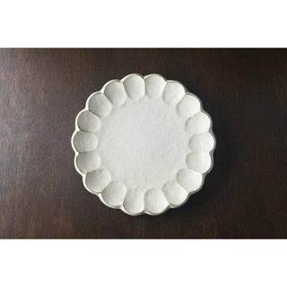 Kaneko Kohyo - Main Plate - White - Rinka Series with scalloped edge and textured porcelain surface