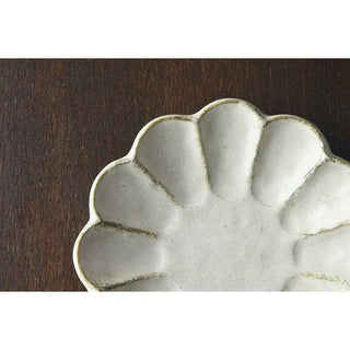 Kaneko Kohyo - Small Plate - White - Rinka Series with scalloped edges and textured porcelain surface