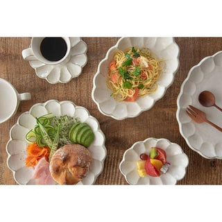 Kaneko Kohyo - Main Plate - White - Rinka Series - Handcrafted Japanese Mino Ware porcelain plates with floral edges serving breakfast items