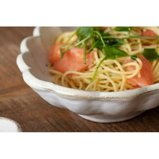 Kaneko Kohyo - Donburi Bowl - White - Rinka Series with textured porcelain edge holding pasta and greens