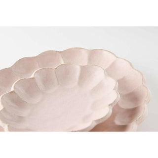 Kaneko Kohyo - Small Plate - Pink - Rinka Series with scalloped edges in handcrafted Japanese porcelain Mino Ware
