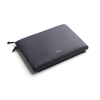 Bellroy Lite Laptop Sleeve 14" in dark textured fabric with zipper, slim and lightweight design