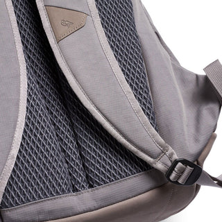 Bellroy Classic Backpack Premium close-up of padded breathable back panel and adjustable strap buckle