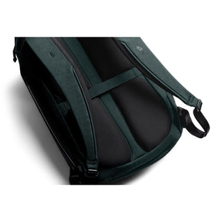 Bellroy Venture Travel Pack 26L showing padded back and adjustable shoulder straps in dark green fabric