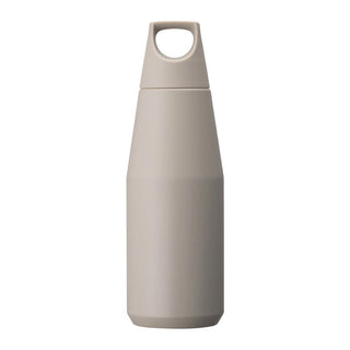 KINTO TRAIL Tumbler 580ml in beige matte stainless steel with integrated handle on sleek design